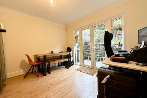 undefined, Wardown Crescent, Old Bedford Road Area, Luton, Bedfordshire, LU2 7JT