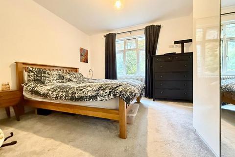 undefined, Wardown Crescent, Old Bedford Road Area, Luton, Bedfordshire, LU2 7JT