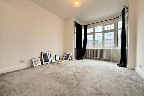 undefined, Wardown Crescent, Old Bedford Road Area, Luton, Bedfordshire, LU2 7JT