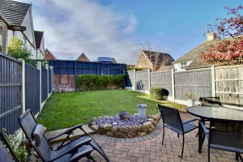 3 bedroom semi-detached house for sale, Czarina Rise, Basildon SS15