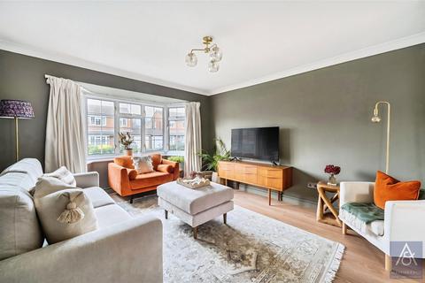 3 bedroom semi-detached house for sale, Fox Way, Buckinghamshire MK18