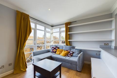 1 bedroom flat for sale, Grantham Court, Eleanor Close, London, SE16