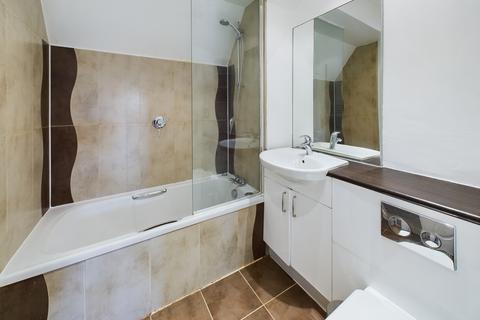 1 bedroom flat for sale, Grantham Court, Eleanor Close, London, SE16