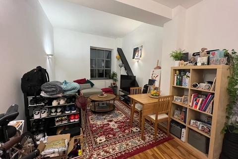 1 bedroom flat to rent, 2 Courthouse Lane, Stoke Newington Road, London N16
