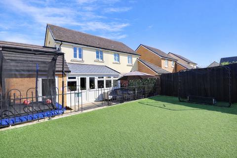 2 bedroom semi-detached house for sale, Kensington Close, Barnstaple, Devon, EX31