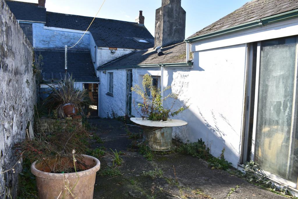 Rear Courtyard