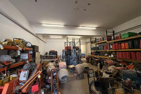 Warehouse to rent, Trumpers Way London W7 2QD