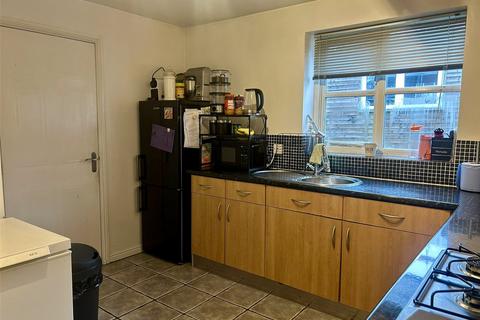 4 bedroom detached house for sale, Matthew Close, Oldham, Greater Manchester, OL8