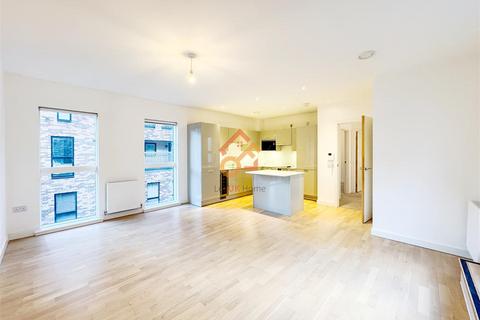 3 bedroom house to rent, Lockgate Mews, Manchester, M4