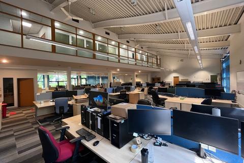 Industrial unit to rent, Third Ave Burton On Trent DE14 2WD
