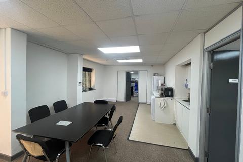 Office to rent, Amber Close Tamworth B77 4RP