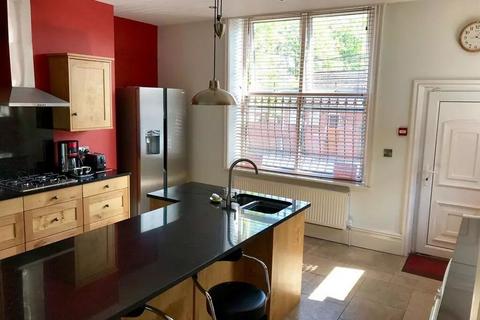 Office to rent, 175 Chorley New Rd Bolton BL1 4QZ