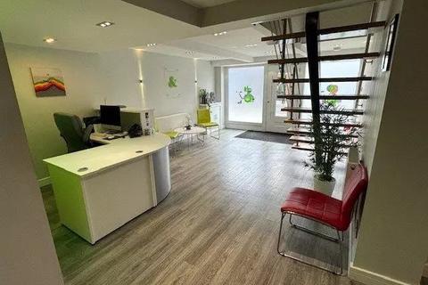 Retail property (high street) to rent, 86 Market St Bolton BL5 3AZ