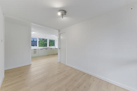4 bedroom flat to rent, Ericcson Close, SW18