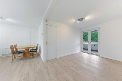4 bedroom flat to rent, Ericcson Close, SW18
