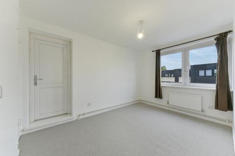 4 bedroom flat to rent, Ericcson Close, SW18