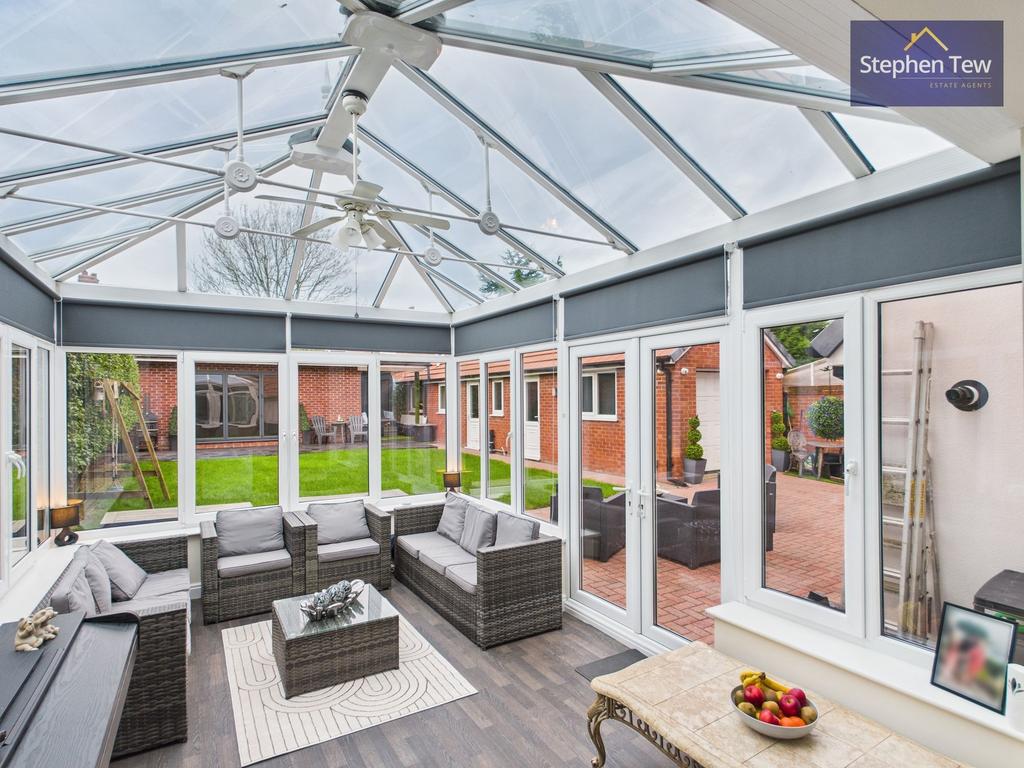 Conservatory & Entertaining Area