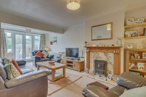 3 bedroom semi-detached house for sale, Kingswood Crescent, Rayleigh, SS6
