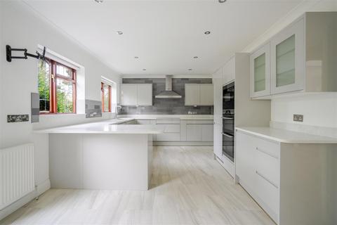 5 bedroom detached house for sale, Prides Crossing, Ascot