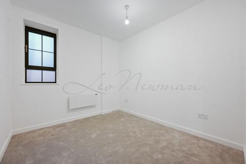 2 bedroom flat to rent, Caroline Street, Limehouse, E1