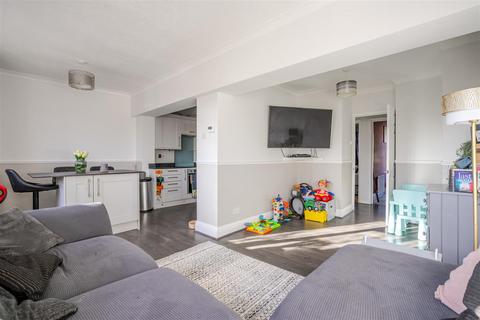 2 bedroom apartment for sale, Fernbank Road, Ascot