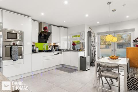 undefined, Freemantle Avenue, Enfield, EN3