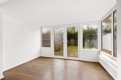 undefined, Victoria Road, Weybridge, KT13