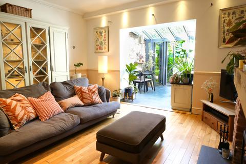 2 bedroom terraced house for sale, Halliwell Road, Bolton, Greater Manchester, BL1 8BZ