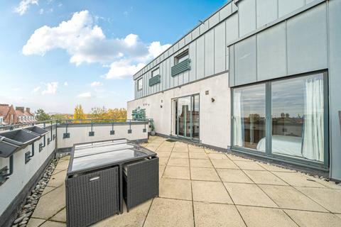 3 bedroom flat for sale, Elmfield Road, London, SW17