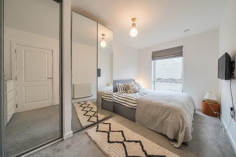 2 bedroom apartment for sale, Broome Way, London