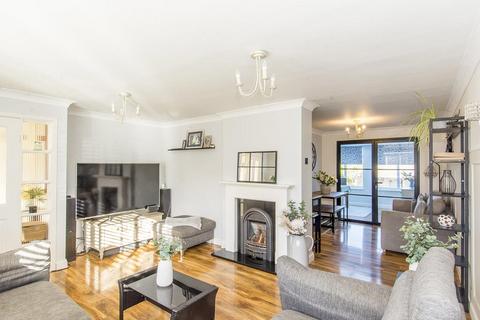 3 bedroom semi-detached house for sale, Rowley Close, Fleckney