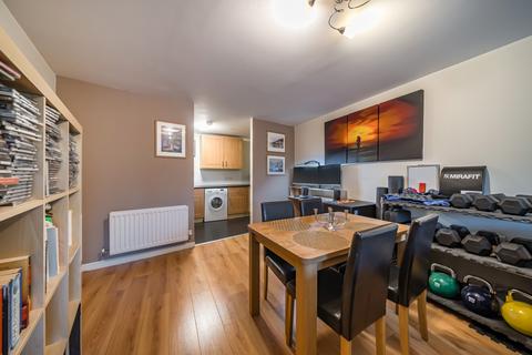 1 bedroom flat for sale, 7 Caledonian Court 23 broadmead road, Norholt UB5