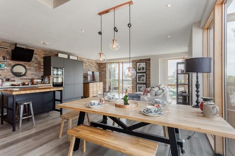 2 bedroom flat for sale, Island House, London E3