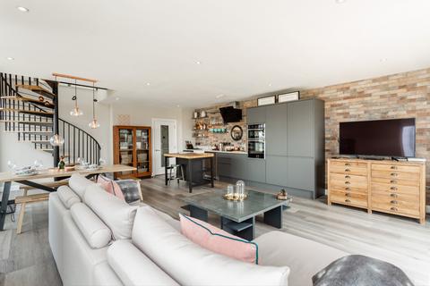 2 bedroom flat for sale, Island House, London E3