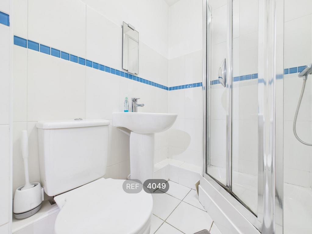 En suite bathroom
