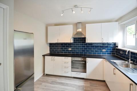 2 bedroom flat to rent, Wricklemarsh Road, London, SE3