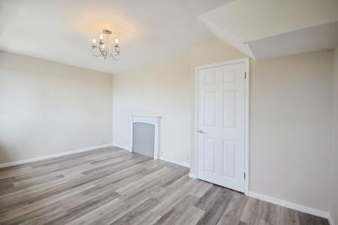 2 bedroom flat to rent, Wricklemarsh Road, London, SE3