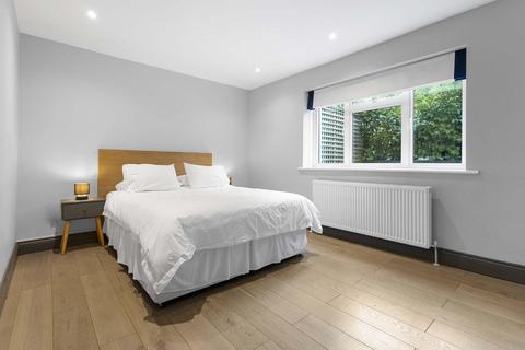 undefined, St. Ann's Villas, London, W11