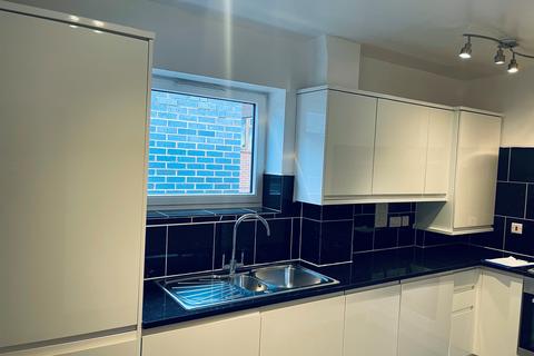 1 bedroom flat for sale, Kimberley Avenue, London, SE15