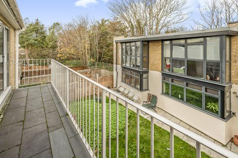 1 bedroom flat for sale, Kimberley Avenue, London, SE15