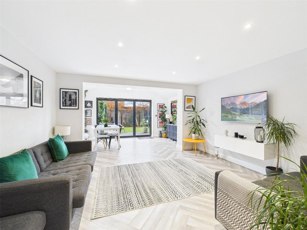 Living/Dining Room