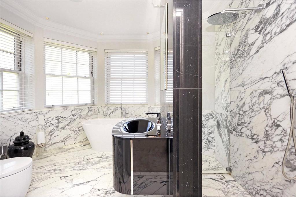 Principal Bathroom