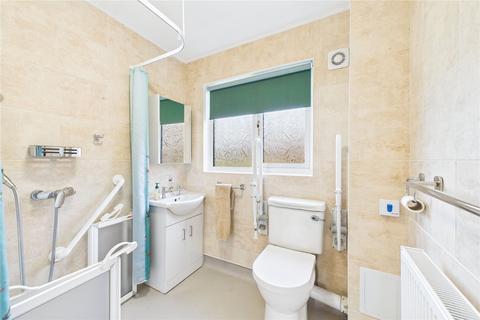 2 bedroom bungalow for sale, Wakeford Court, Silchester Road, Pamber Heath, Tadley, RG26