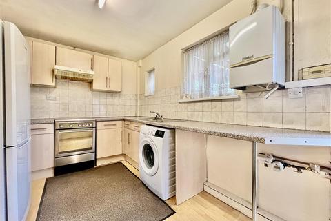 2 bedroom end of terrace house for sale, Barrack Road, Hounslow TW4