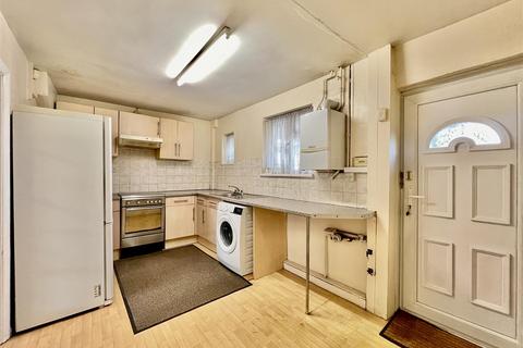 2 bedroom end of terrace house for sale, Barrack Road, Hounslow TW4
