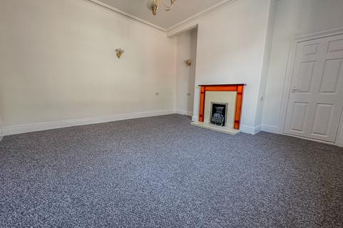 2 bedroom terraced house to rent, Wood Street, Horsforth, Leeds, LS18