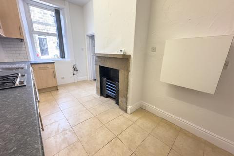 2 bedroom terraced house to rent, Wood Street, Horsforth, Leeds, LS18