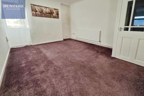 3 bedroom semi-detached house to rent, Ystrad Waun, Pencoed, Bridgend, CF35 6PW