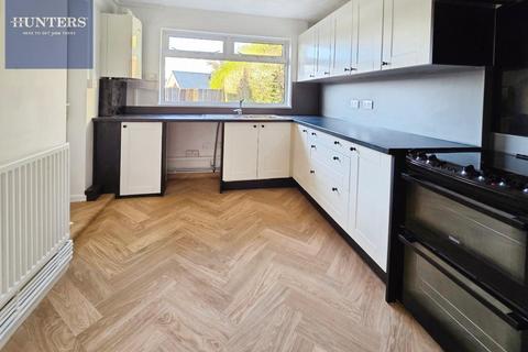 3 bedroom semi-detached house to rent, Ystrad Waun, Pencoed, Bridgend, CF35 6PW