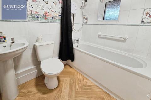 3 bedroom semi-detached house to rent, Ystrad Waun, Pencoed, Bridgend, CF35 6PW